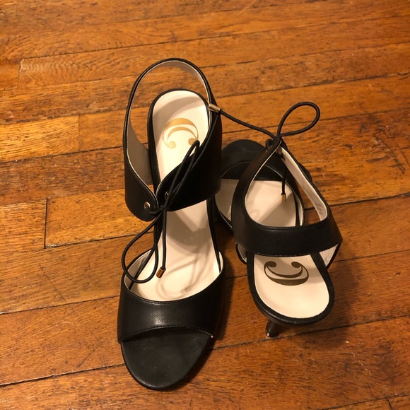 Black peep toe heels with open back - Picture 3 of 3